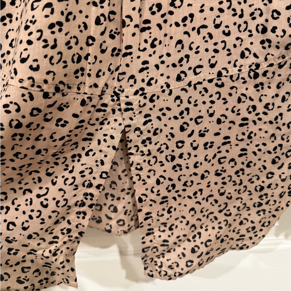 Leopard Print Button-Up Blouse - Picture 3 of 5